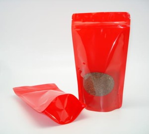 Doypack czerwo z oknem ze struną 500ml 130x70x225mm 1000szt